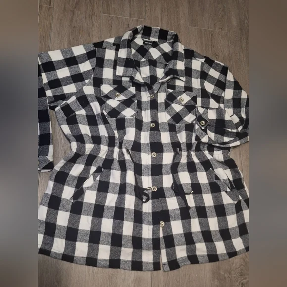 TORRID Shacket Jacket Brushed Cotton Plaid Size 4 - 26 Button Up - Picture 2 of 6